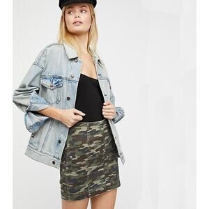 Free People Skirt Women's Size 2 Size 4 Modern Femme Green Camouflage Denim Zip